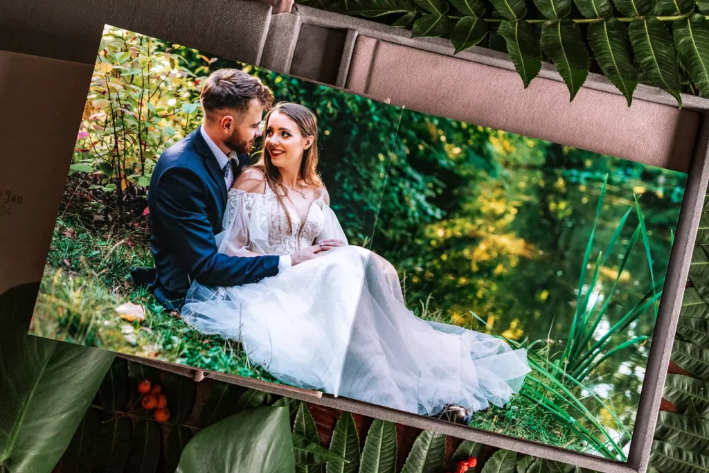 Jak i ile pracuje profesjonalny fotograf ślubny